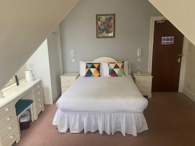 Runnymede Court Hotel Saint Helier ภายนอก รูปภาพ