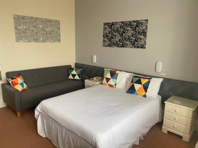 Runnymede Court Hotel Saint Helier ภายนอก รูปภาพ