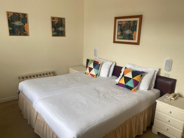 Runnymede Court Hotel Saint Helier ภายนอก รูปภาพ